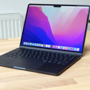 03 Laptop Apple MacBook Air M2